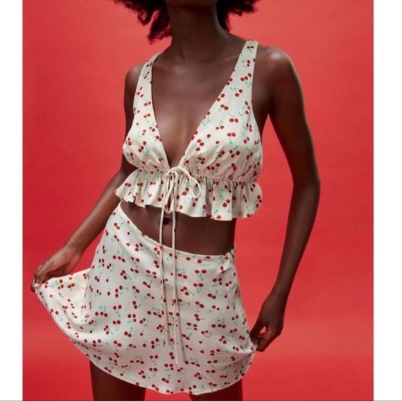 Zara Cherry White and Red Crop Top Size Small - Picture 2 of 4